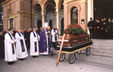 Pogrebni obred vodio je mons. Josip Mrzljak, pomoćni biskup zagrebački, sa asistencijom.