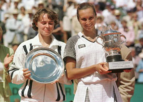 Iva Majoli, champion of 1997 Roland Garros, winning Martina Hingis
